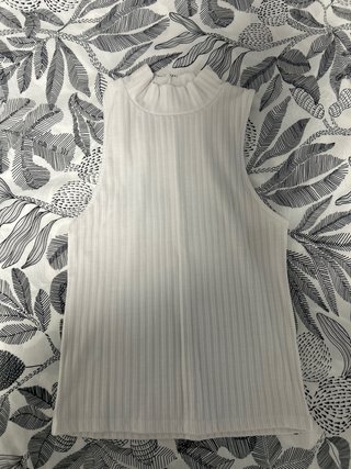 Blusa blanca sin mangas