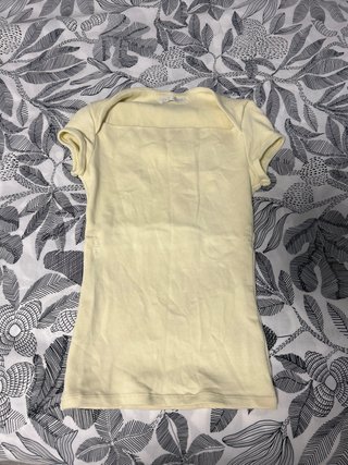 Blusa Amarilla de Manga Corta