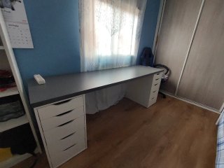 Mesa de Escritorio Grande con Cajoneras
