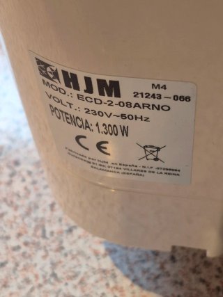 Radiador HJM Bajo Consumo 1300W,Nuevo con ruedas.