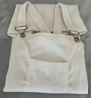 Peto de falda color crema