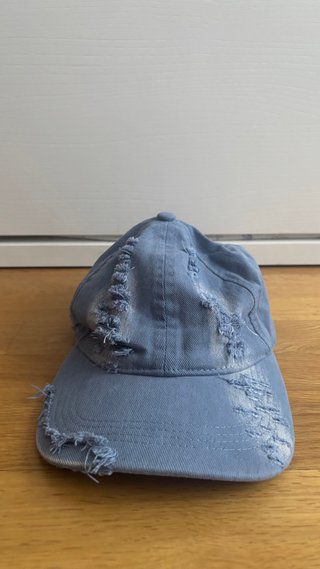 Gorra Estilo Vaquero con Efecto Roto
