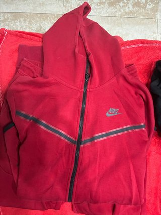 Chaqueta Nike Tech Fleece Roja