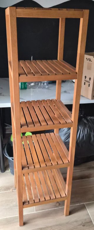 Estantería IKEA Molger de madera