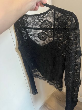 Top de encaje negro manga larga