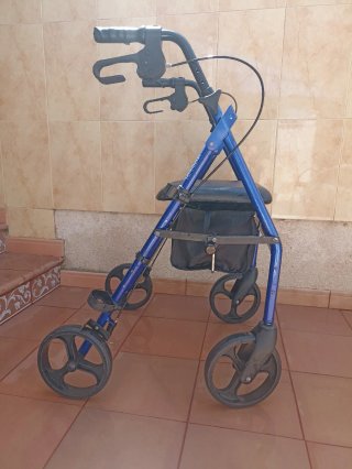 Andador Plegable con Asiento y Bolsa