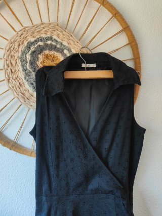 Vestido Negro con Detalle Bordado