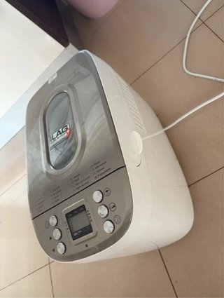 Panificadora Blanca con 16 Programas