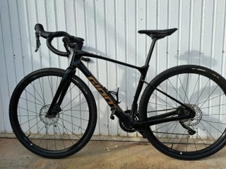 Giant Revolt Advanced 3 2025 Carbono