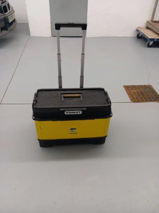 Caja de herramientas Stanley con ruedas