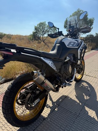 Escape Yoshimura para VOGE 800