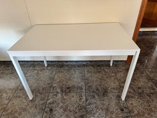 Mesa de comedor extensible blanca