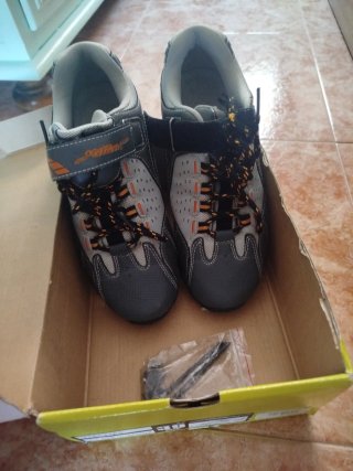 Zapatillas de Ciclismo con Calas Talla 39