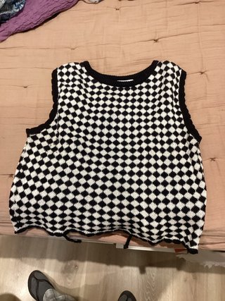 Top de punto con estampado de rombos