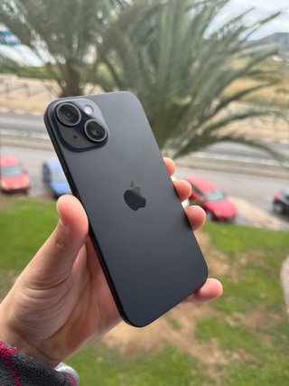 iPhone 15 - 100% Batería