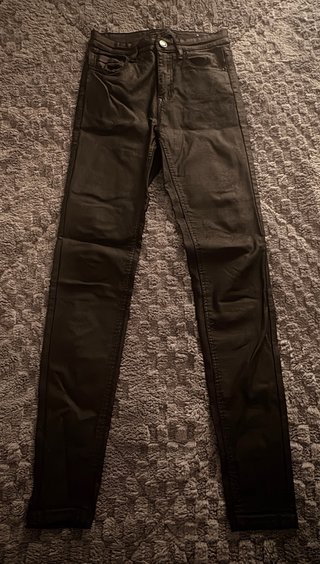 Pantalón Pitillo. Stradivarius