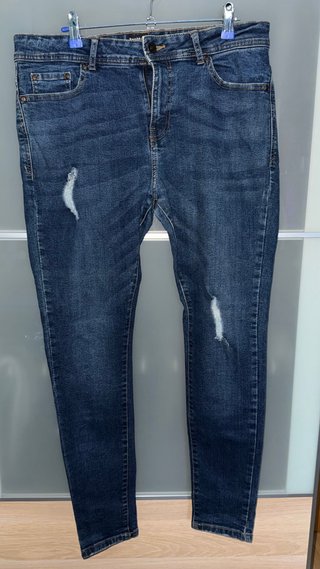 Vaqueros Bershka Azul Oscuro Efecto Desgastado