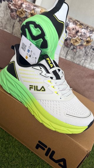 Zapatillas Fila Blancas y Verdes Talla 41