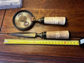 Set de Lupa y Abrecartas con Caja de Madera