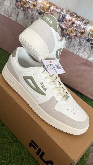 Zapatillas Fila Blancas y Verdes Talla 46