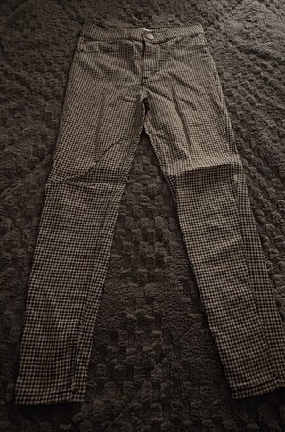 Pantalón Pitillo Estampado. Lefties