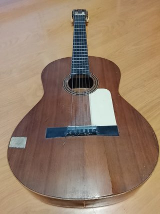 Guitarra Alhambra Antigua para restaurar
