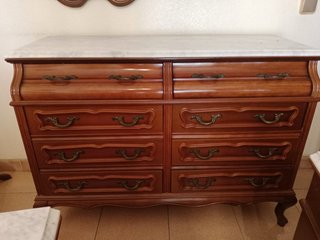 Cómoda Antigua de Madera con Mármol