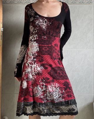 Vestido Desigual midi estampado rojo y negro