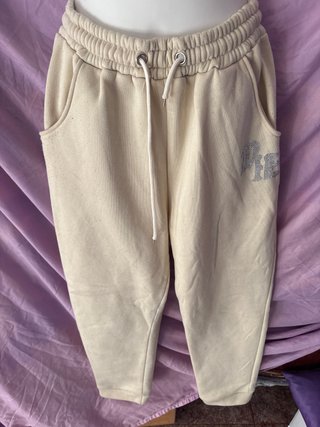 Pantalón tipo jogger beige