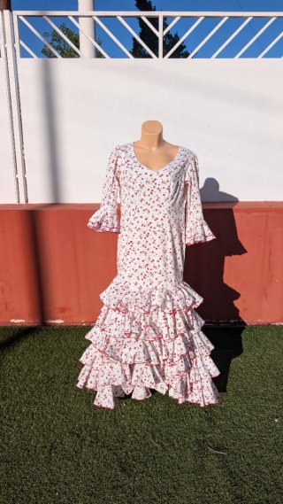 602 Vestido de gitana blanco con flores rojas