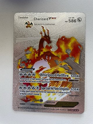 Carta Pokémon Charizard VMAX