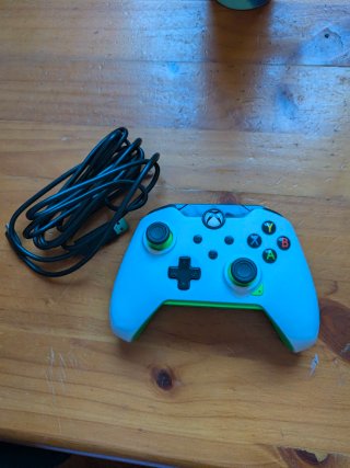 Mando Xbox PDP con cable
