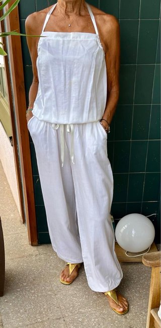 Mono Blanco de Seda Atado al Cuello