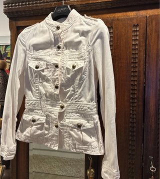 Chaqueta Blanca Estilo Militar