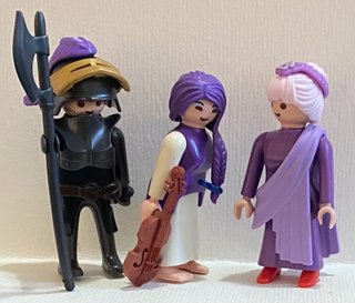 Set 3 Figuras Playmobil Medieval morados.