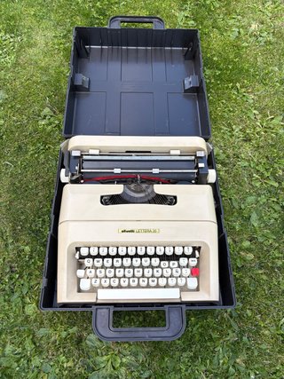 Máquina de escribir Olivetti Lettera 35