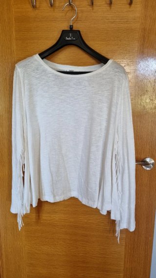 MU 4 - Blusa Blanca con Flecos - MANGO