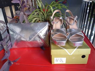 Conjunto Zapatos Plata Talla 39 y Bolso