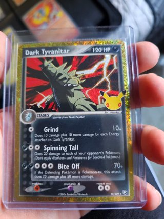 Carta Pokémon Dark Tyranitar (Celebraciones)