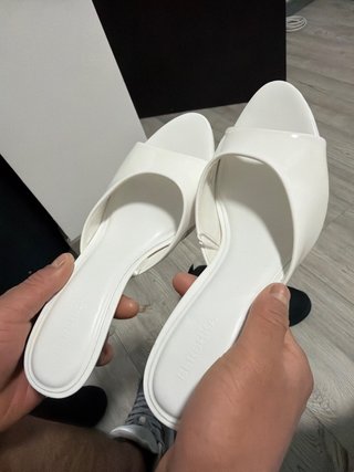 Sandalias de tacón blancas Bershka