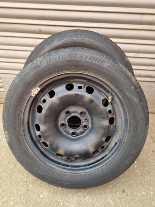 Pareja de Neumáticos 185/60 R15 con Llantas