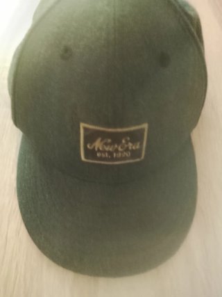 Gorra New Era gris