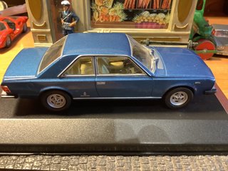 Coche a escala Fiat 130 Coupé 1/43 Starline