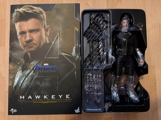 Hot Toys Hawkeye Avengers Endgame