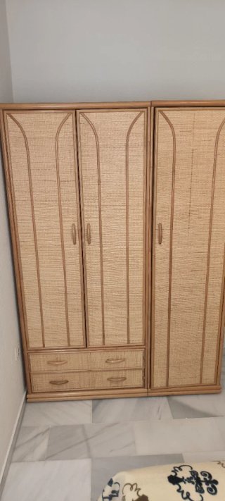 Armario de Mimbre y Madera