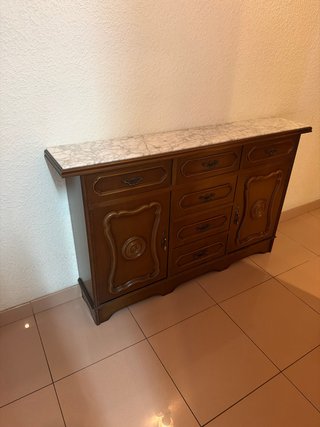 Mueble recibidor de madera con encimera