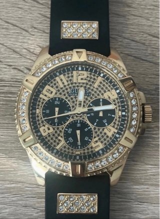 Reloj Guess Dorado y Negro