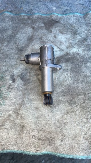 Piñón reductor cuentakilómetros SEAT 600 D