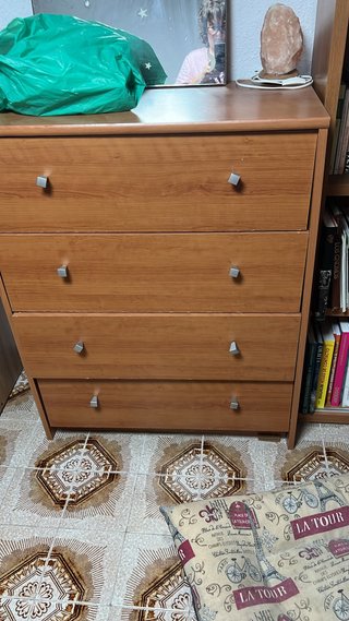 Cajonera de madera con 4 cajones