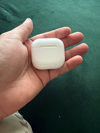 Caja o base de carga airpods 4